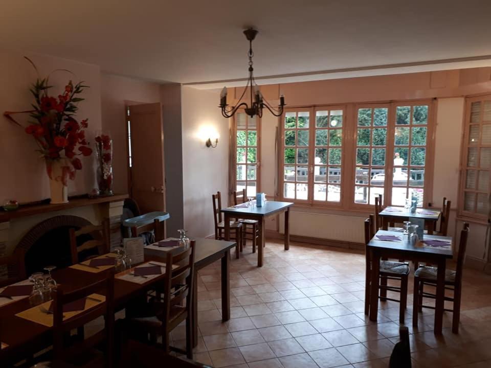Restaurant & Chambres D'Hotes L'Eau Vive Fatouville-Grestain Exteriör bild